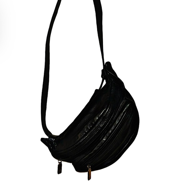 Gucci Handbags - Authentic Gucci 96 AW Tom Ford Mini Calf Leather Body Bag